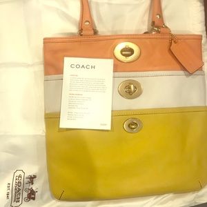 🆕 RARE Coach Archive Ltd Edition Turnlock Tote
